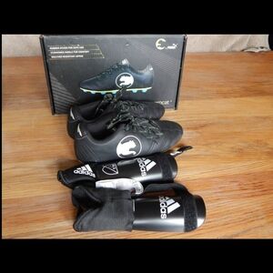 ProCat PUMA Speed Force Little Kids' Soccer Cleats size 1, Shin Guards Included